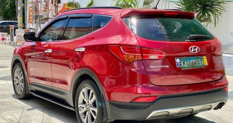 Red Hyundai Santa Fe 2013 for sale in Automatic