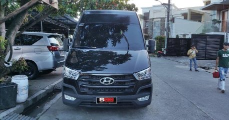 Purple Hyundai H350 2017 for sale in Manual