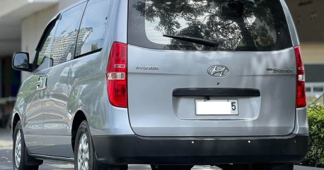 Purple Hyundai Starex 2014 for sale in Manual
