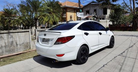 Sell White 2015 Hyundai Accent in Guagua