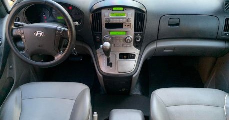 Sell White 2010 Hyundai Starex in Caloocan