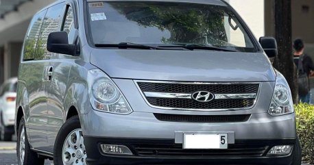 White Hyundai Grand starex 2014 for sale in Makati