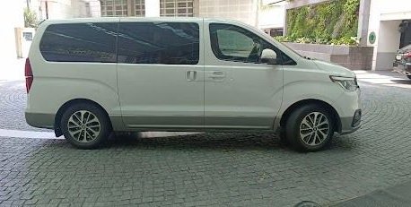 White Hyundai Starex 2019 for sale in Caloocan