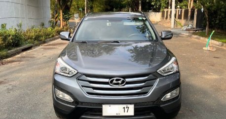 White Hyundai Santa Fe 2014 for sale in Automatic