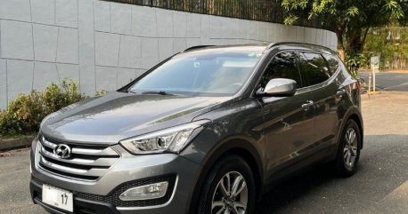 White Hyundai Santa Fe 2014 for sale in Automatic