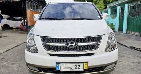 White Hyundai Starex 2012 for sale in Automatic
