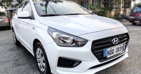 White Hyundai Elantra 2018 Sedan at Automatic  for sale in Manila