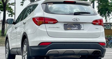 White Hyundai Santa Fe 2013 for sale in Automatic