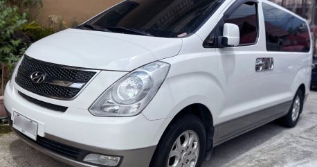 Selling White Hyundai Starex 2014 in Manila