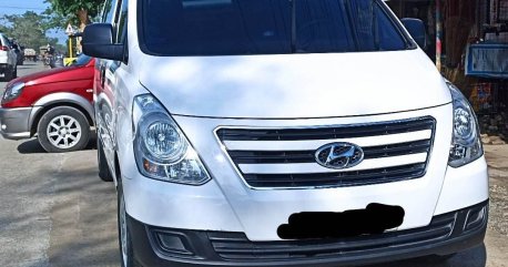 Selling White Hyundai Starex 2017 in Cabanatuan