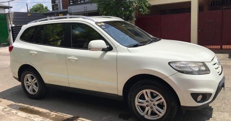 White Hyundai Santa Fe 2011 for sale in San Mateo