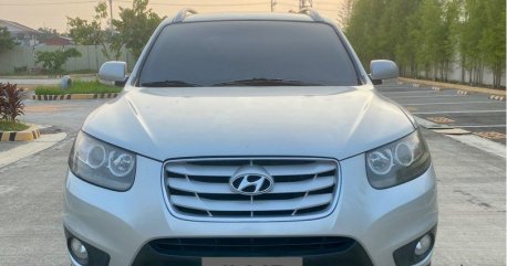 Selling White Hyundai Santa Fe 2011 in Mabalacat