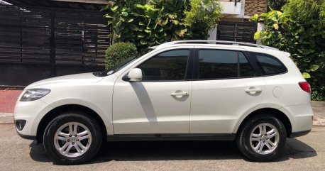 White Hyundai Santa Fe 2011 for sale in San Mateo