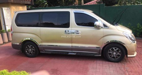 2009 Hyundai Starex  2.5 CRDi GLS 5 AT(Diesel Swivel) in Quezon City, Metro Manila