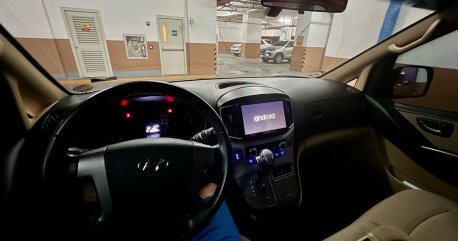 Sell White 2019 Hyundai Starex in Antipolo