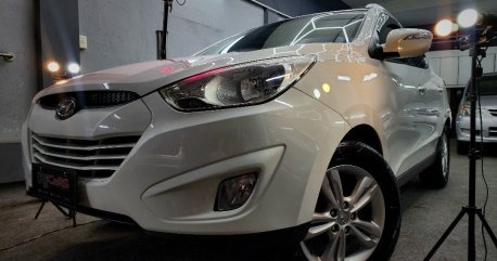 Selling White Hyundai Tucson 2011 in Manila