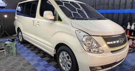 White Hyundai Starex 2010 for sale in Manila
