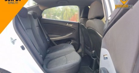 Selling White Hyundai Accent 2018 in Manila