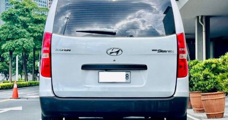 Selling White Hyundai Starex 2015 in Makati