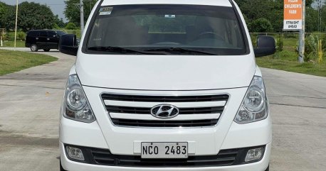 Sell White 2016 Hyundai Starex in Parañaque