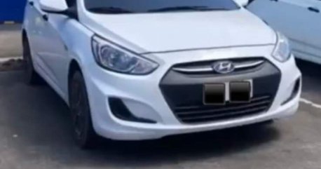 White Hyundai Accent 2018 for sale in Manual