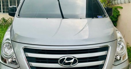 White Hyundai Starex 2016 for sale in Automatic