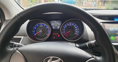 White Hyundai Elantra 2013 for sale in Automatic