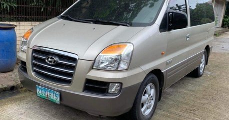 White Hyundai Starex 2006 for sale in Automatic