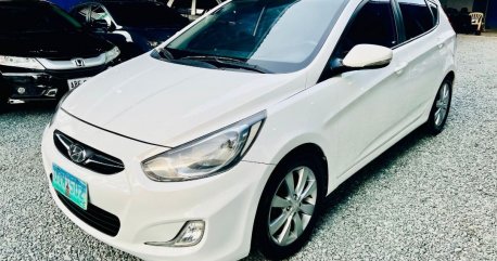 White Hyundai Accent 2013 for sale in Las Piñas