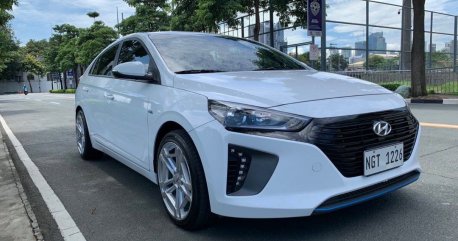 Pearl White Hyundai Ioniq 2021 for sale in Automatic