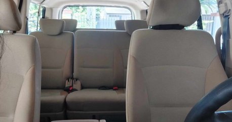 Sell White 2016 Hyundai Starex in Manila