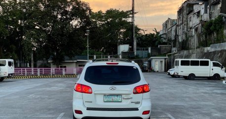 Sell White 2009 Hyundai Santa Fe in Marikina