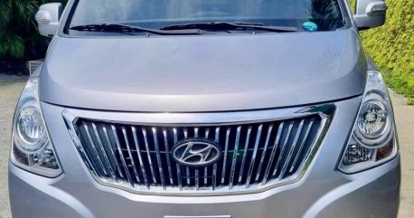 White Hyundai Starex 2017 for sale in Automatic