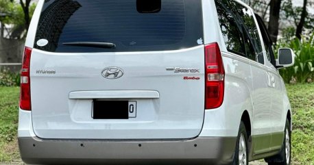 Sell White 2014 Hyundai Starex in Makati