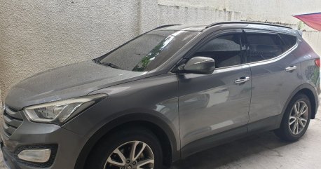White Hyundai Santa Fe 2013 for sale in Automatic