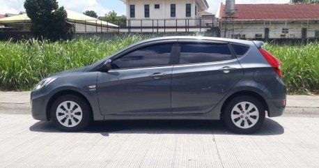 Selling White Hyundai Accent 2013 in Manila