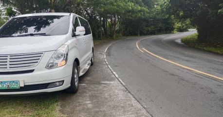 Selling White Hyundai Starex 2011 in Pasig