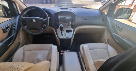 White Hyundai Starex 2011 for sale in Automatic