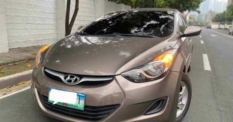 White Hyundai Elantra 2013 for sale in Automatic