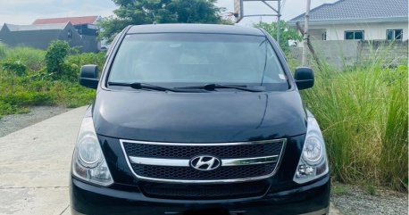 Sell White 2013 Hyundai Starex in Bongabon