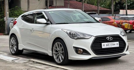 White Hyundai Veloster 2014 for sale in Manila