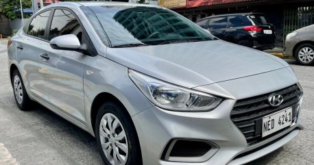 Selling White Hyundai Accent 2019 in Manila
