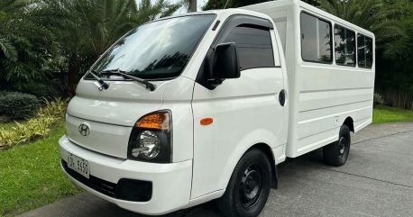 White Hyundai H-100 2015 for sale in Las Piñas