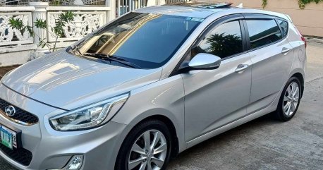 White Hyundai Accent 2013 for sale in Automatic