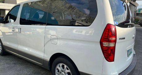 White Hyundai Starex 2009 for sale in Automatic