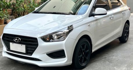 Sell White 2020 Hyundai Reina in Manila