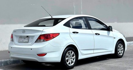 Selling Green Hyundai Accent 2014 in Manila