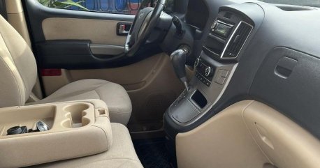 Sell White 2019 Hyundai Starex in Las Piñas