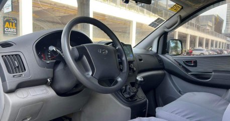 White Hyundai Grand starex 2014 for sale in Makati