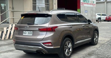 Bronze Hyundai Santa Fe 2020 for sale in Automatic